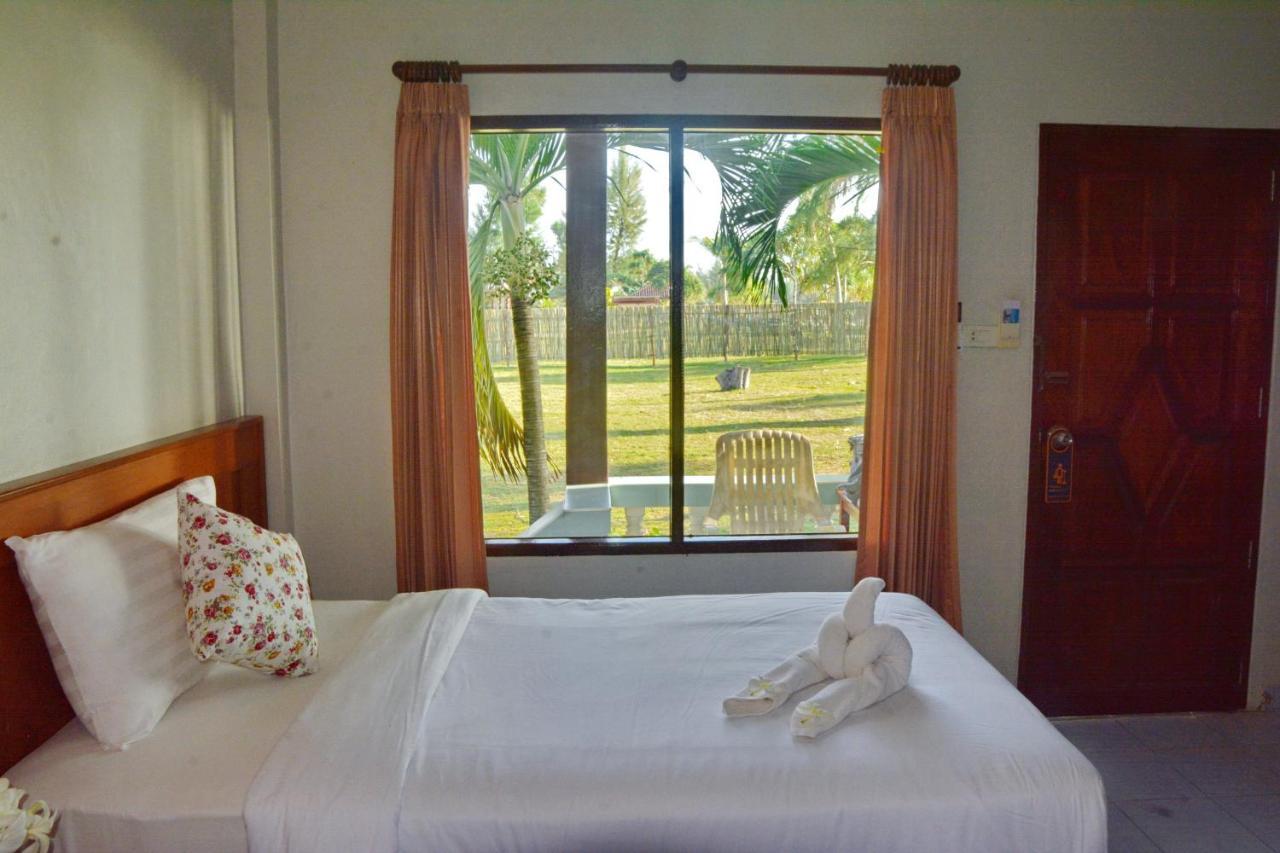 Klongdao Beach Resort Ko Lanta エクステリア 写真