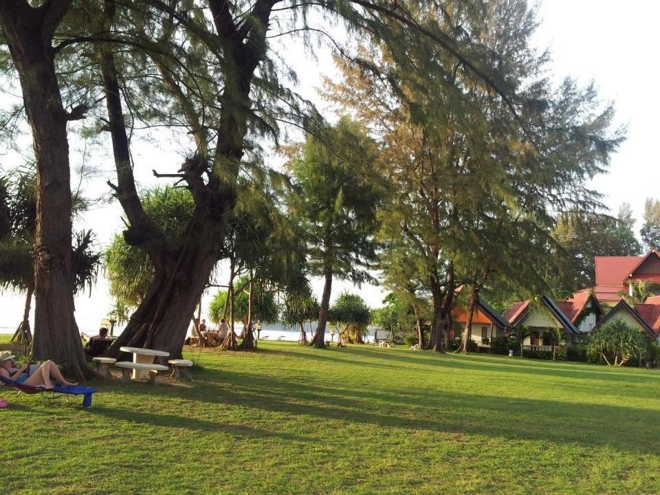 Klongdao Beach Resort Ko Lanta エクステリア 写真