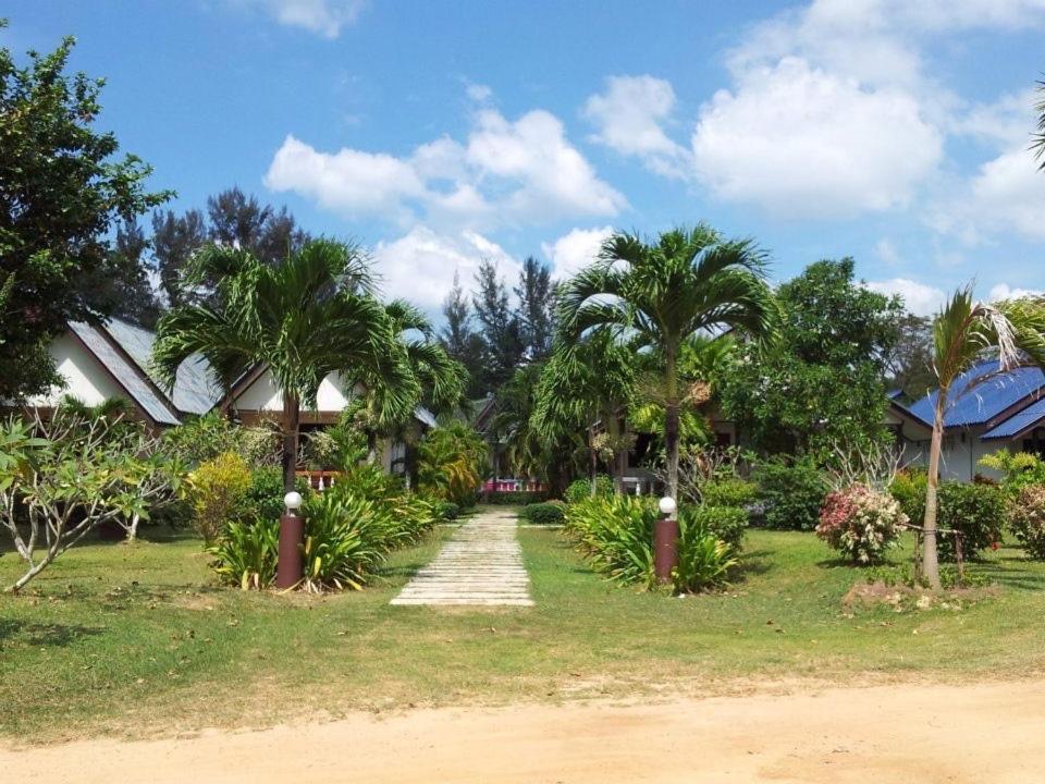 Klongdao Beach Resort Ko Lanta エクステリア 写真